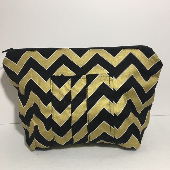 Gold chevron makeup bag - Picture 3 of 5